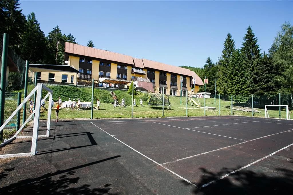 Škola v prírode Čertov